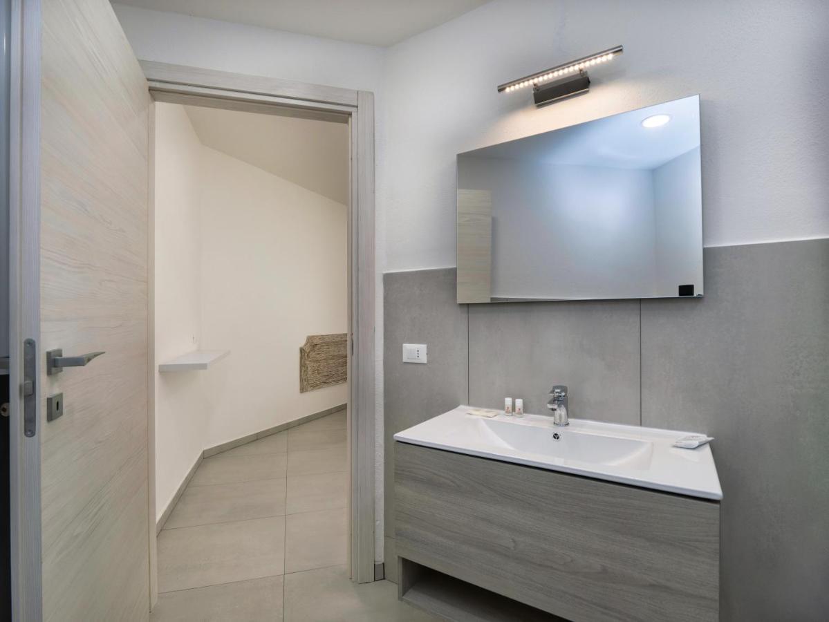 Aldo Moro Rooms Ольбия Экстерьер фото