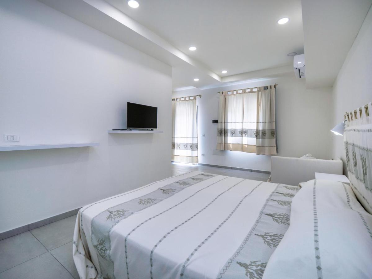 Aldo Moro Rooms Ольбия Экстерьер фото